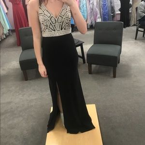 prom dress size 2-4 $200